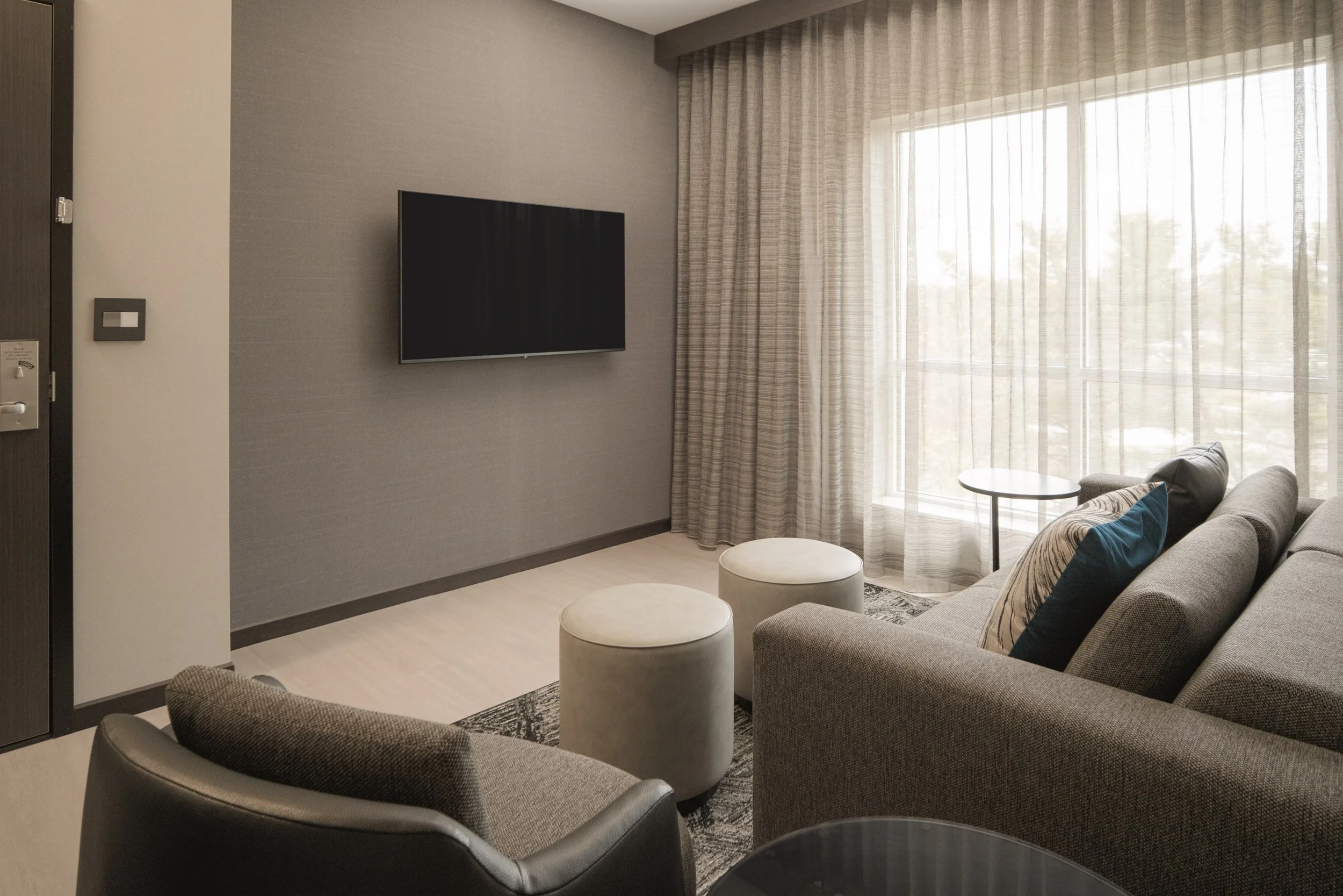 6029_AC_AVLAB_ACHotel_kingsuite_b_livingtv_Web Resolution.jpg