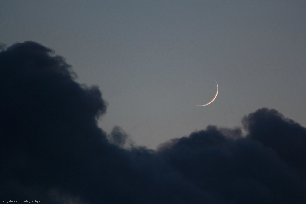 Moon_clouds_10052013.png