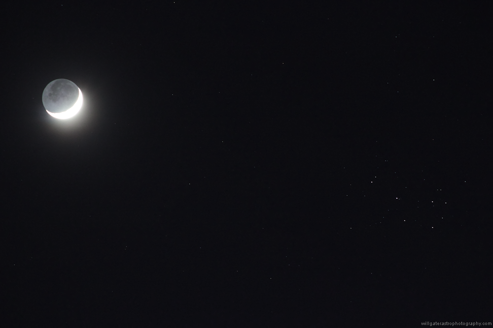 Moon_Earthshine_M45.png