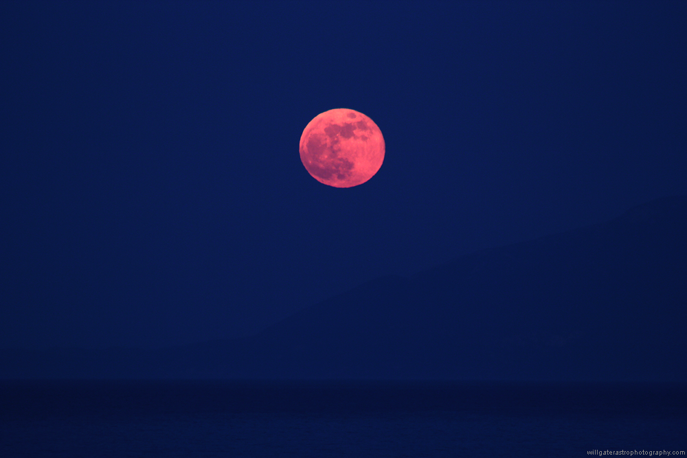 Moonrise_Greece_04062012.png