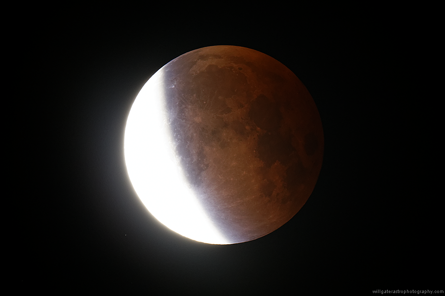 The delicate purple edge of the Earth's umbral shadow during the September 2015 total lunar eclipse