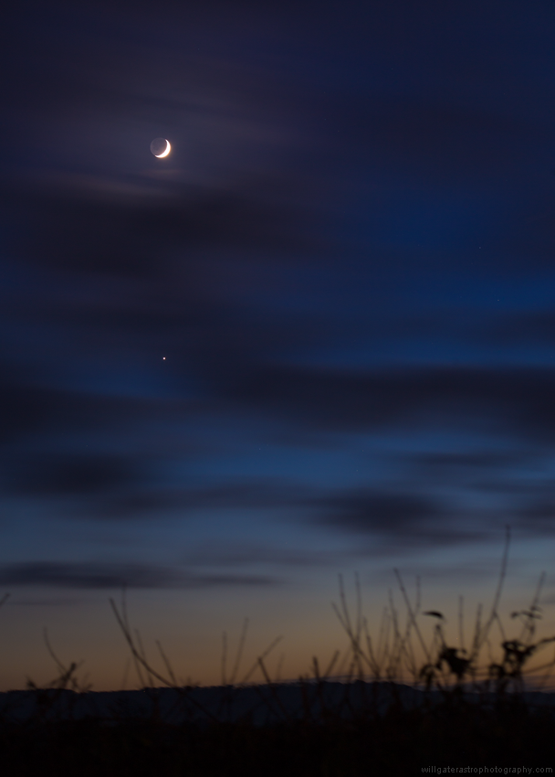 The crescent Moon (with Earthshine showing) and Venus - 3 December 2016