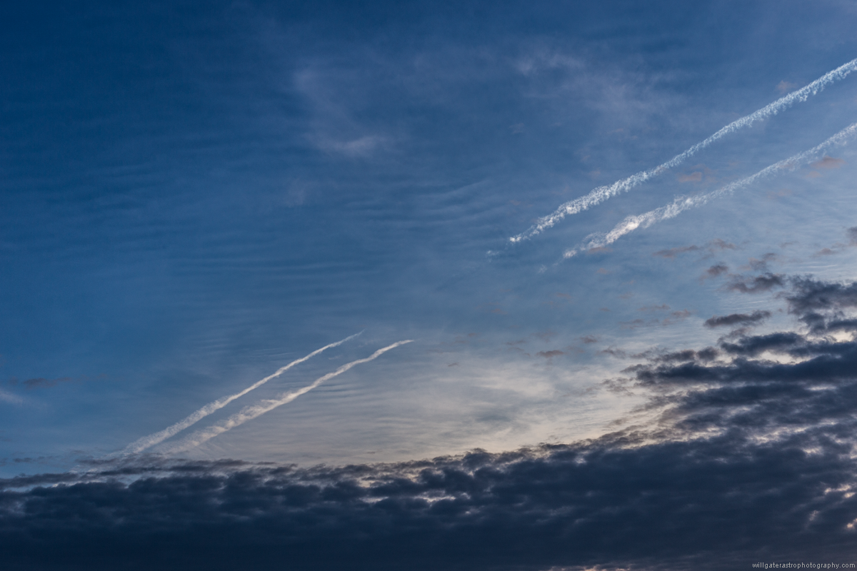 Gravity waves within a high-altitude cloud layer