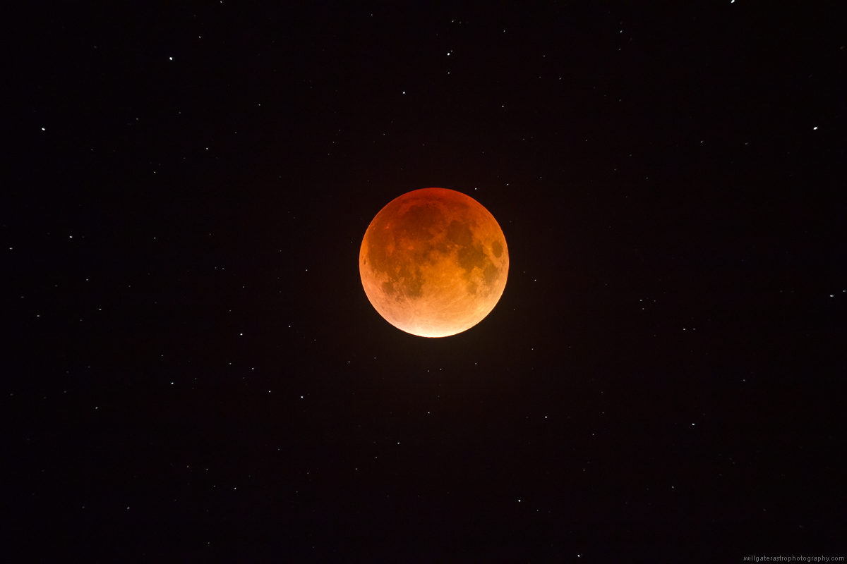 The stars of Pisces behind the totally eclipsed Moon - 28 September 2015