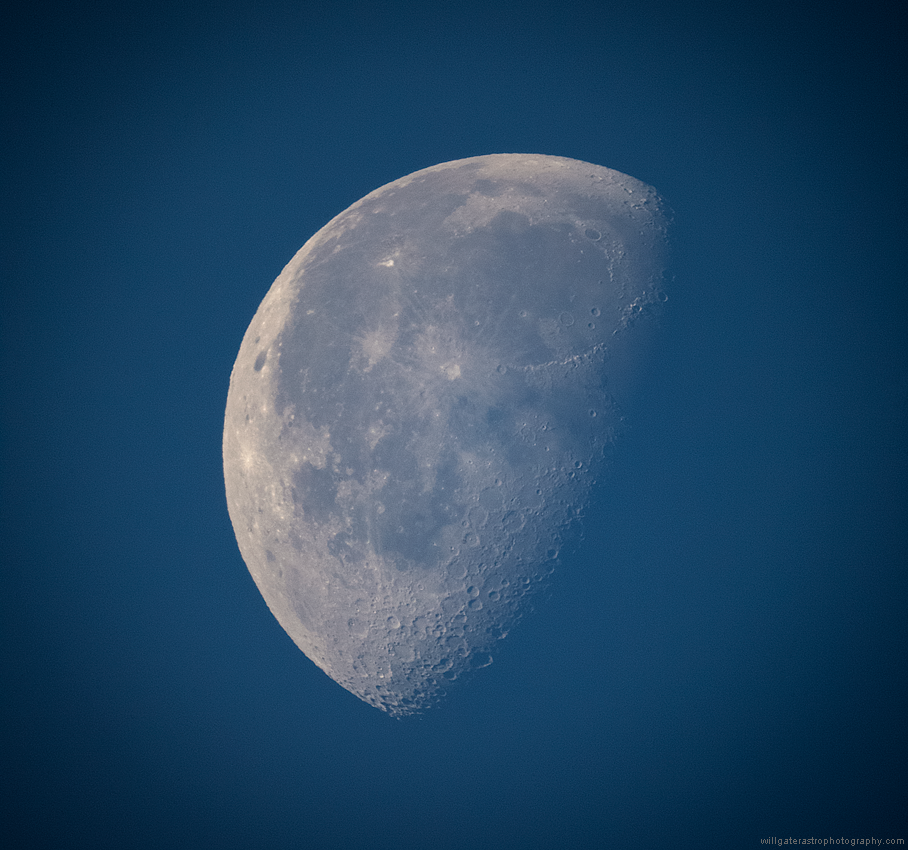 Morning daytime Moon - 30 October 2018