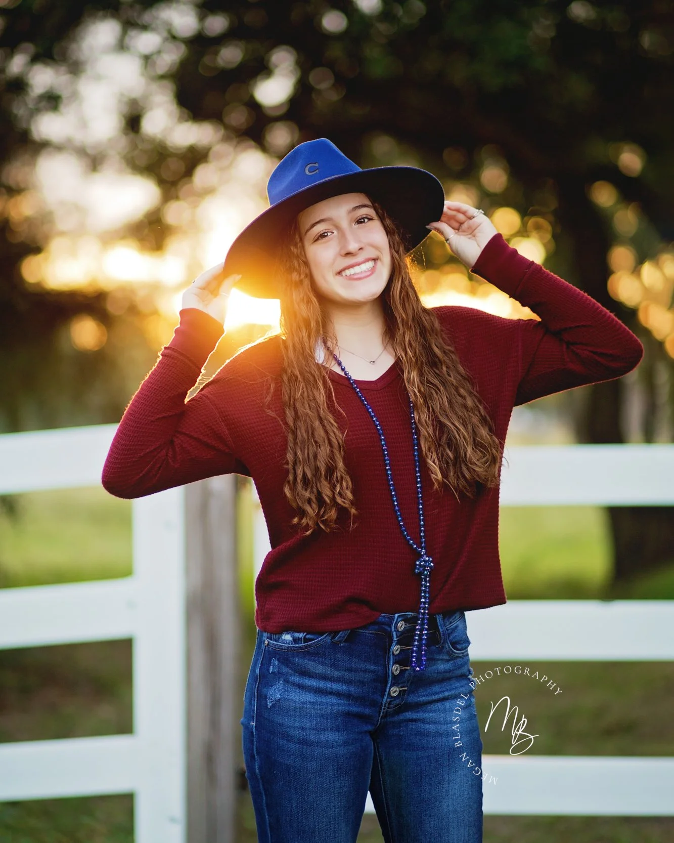 MeganBlasdelPhotographySantaFeClearLakeLeagueCitySeniorFamily20211017_011.jpg