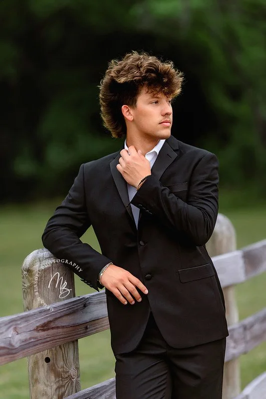 Field and Green Space Senior Portrait Outfit Ideas Friendswood League City, TX