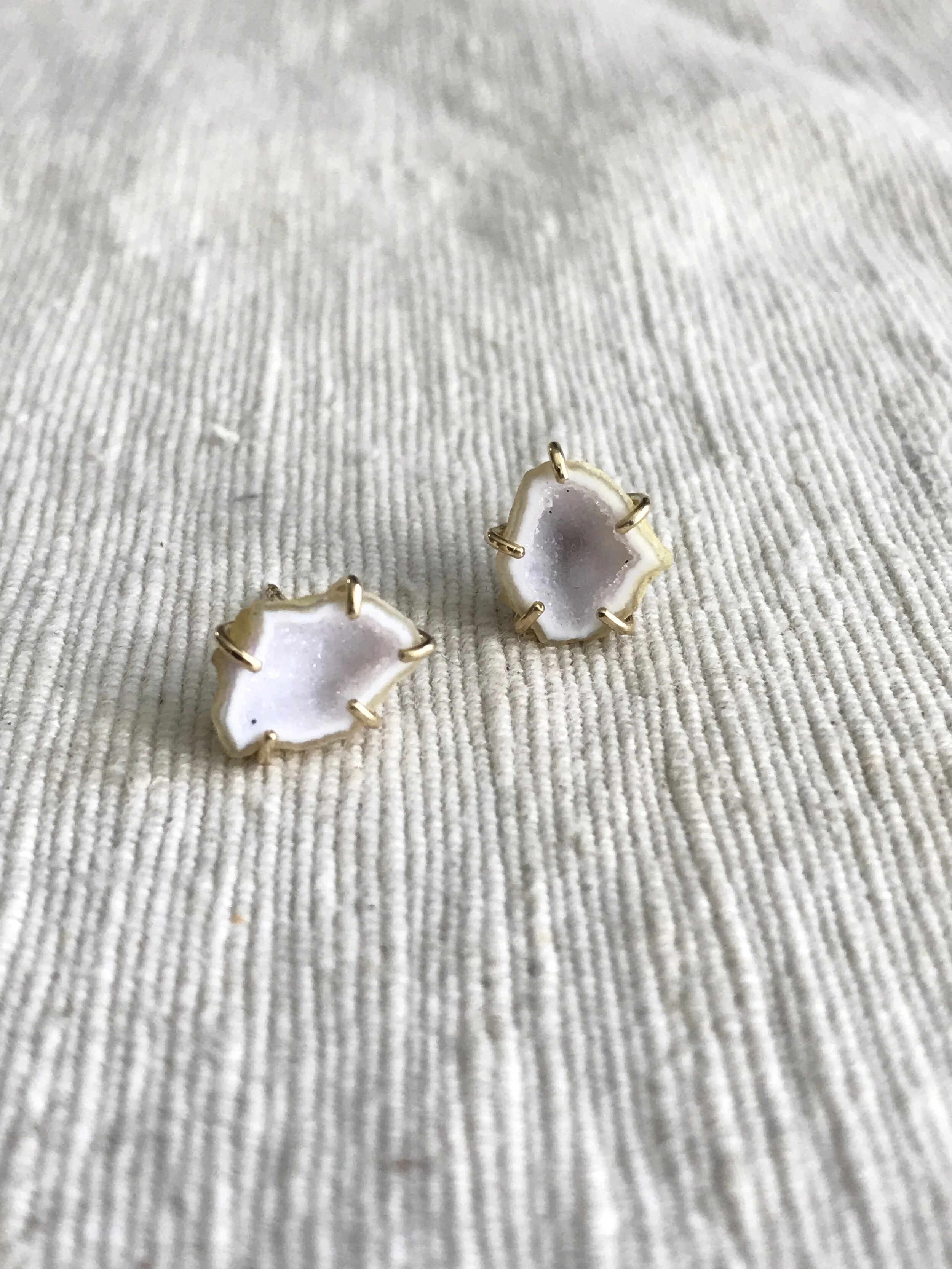 7840B2AC-A2DE-43BD-BB26-8228F80BF8DD