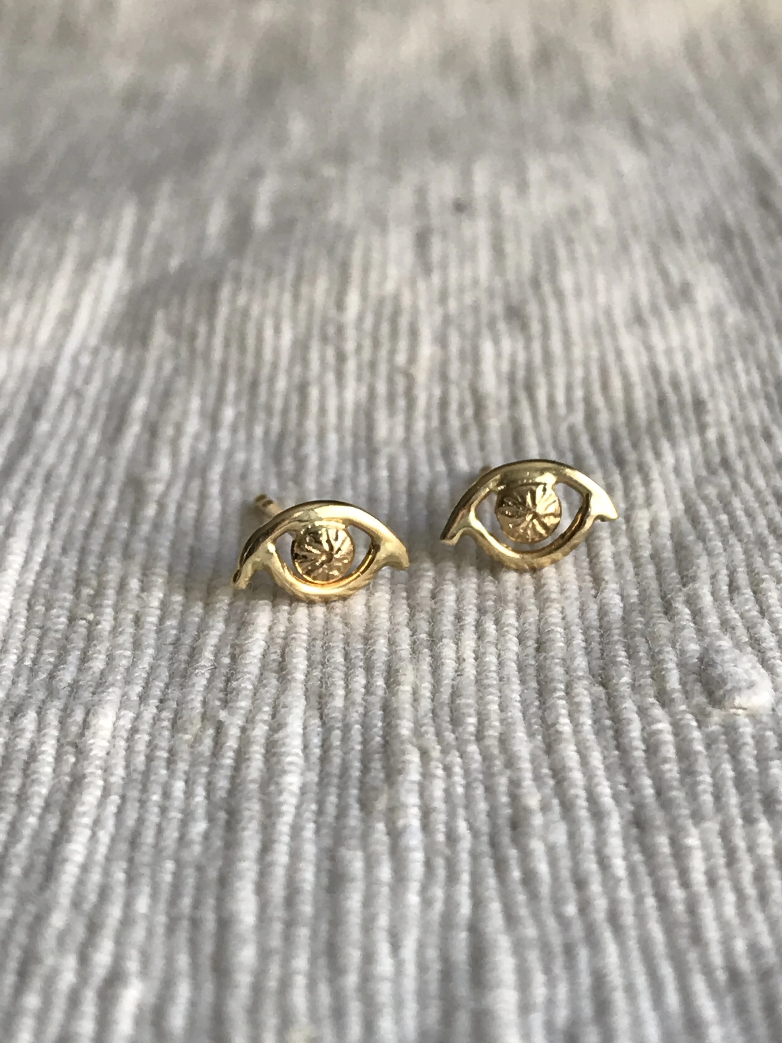 D2E10A26-C703-4823-994C-3FF80BB680E8