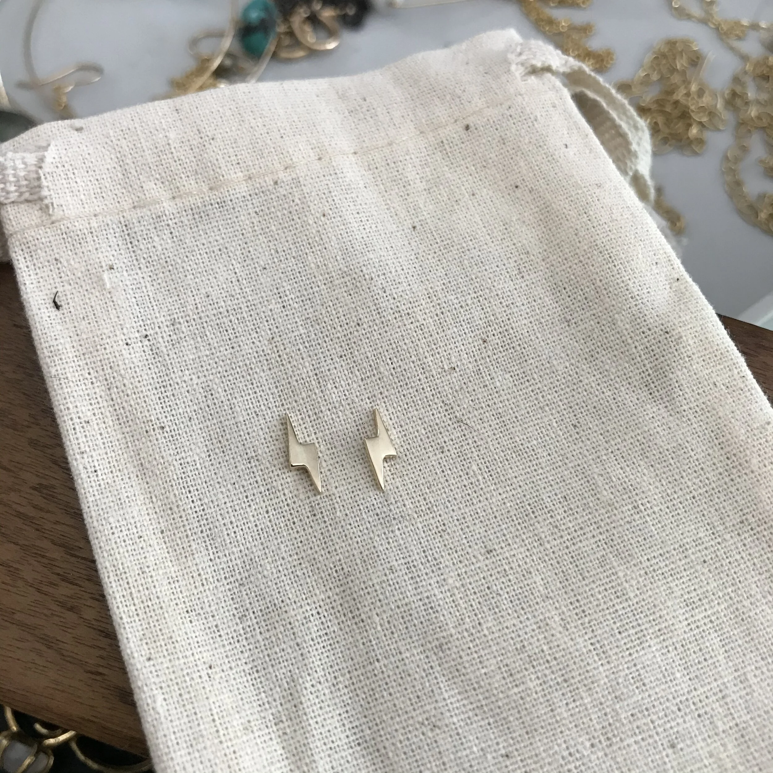 7EC19F18-7557-44C1-9F23-741232B0D636