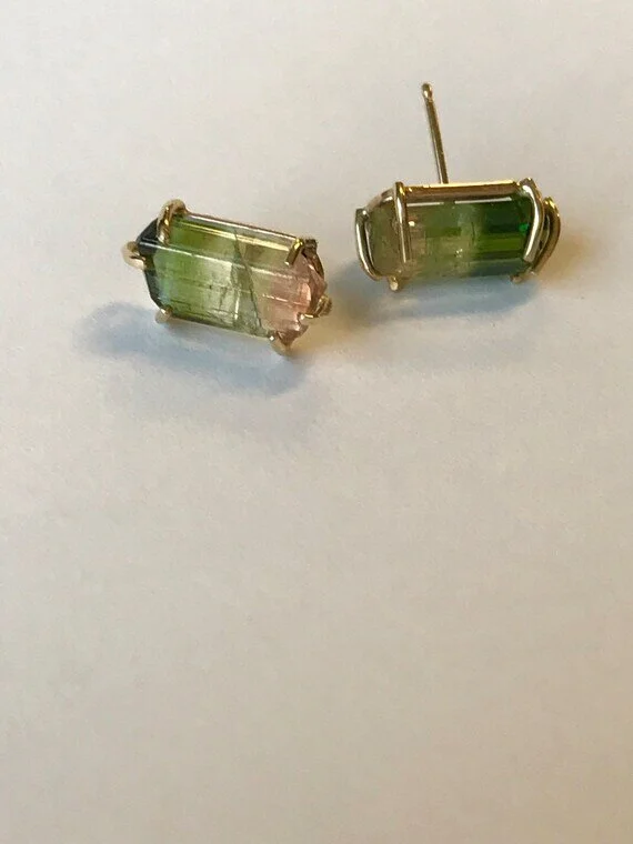 https://i.etsystatic.com/5548367/r/il/0fba58/1610308016/il_570xN.1610308016_s6kc.jpg