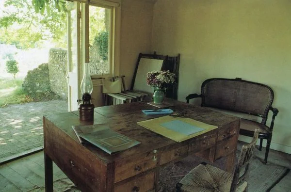 Virginia Woolf's writing space.