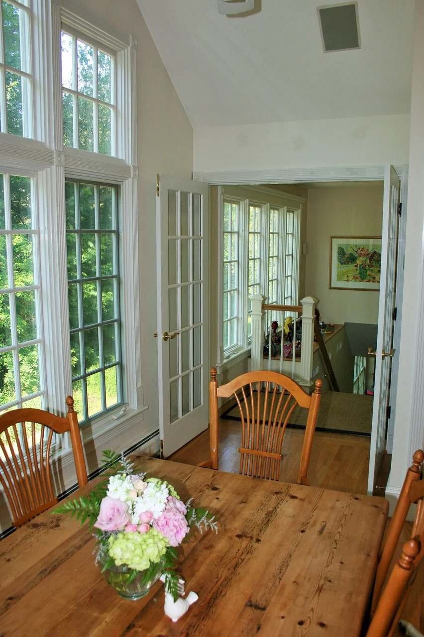 breakfast area.jpeg