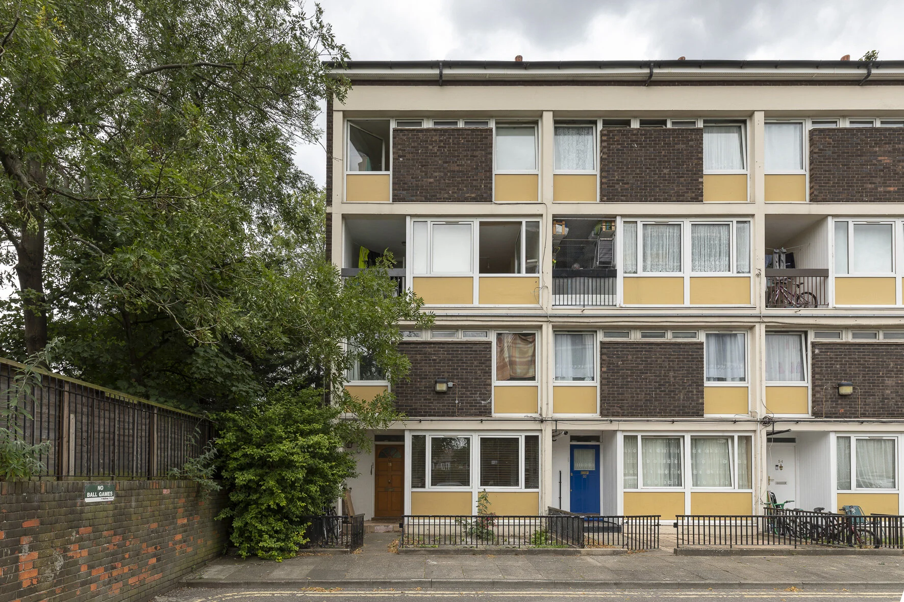 Low Budget Colourful Flat Renovation London Fields, London — Guy