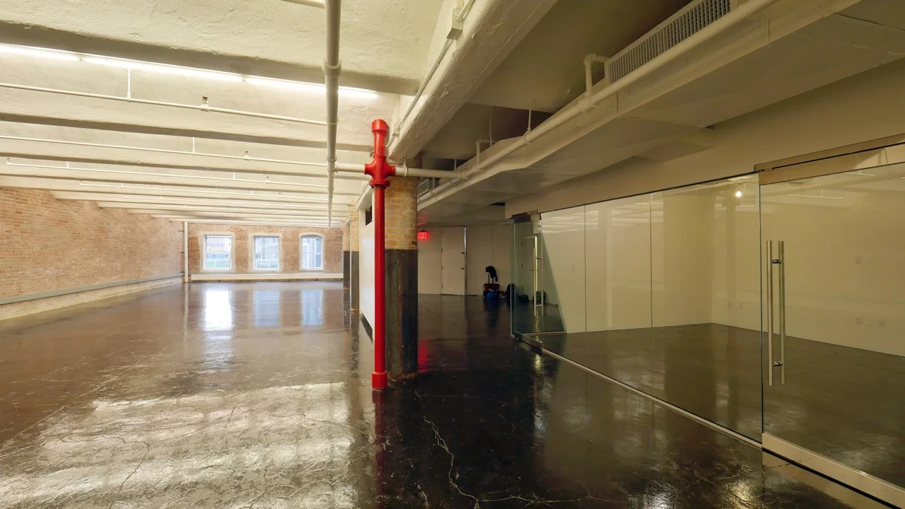 18 West Side Office.jpeg