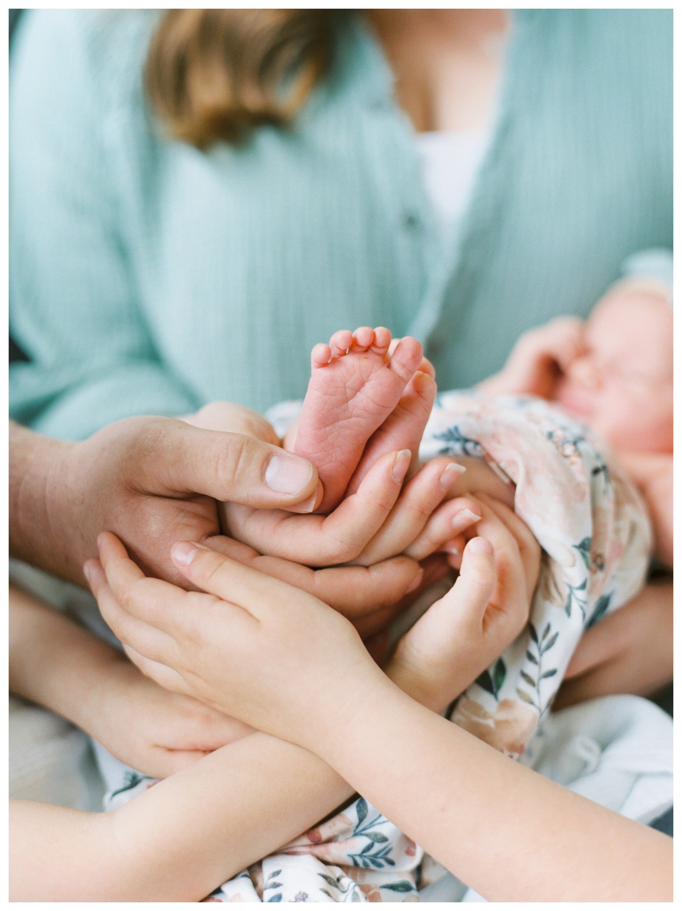 Carmel Family Newborn Lifestyle Session_0018.jpg