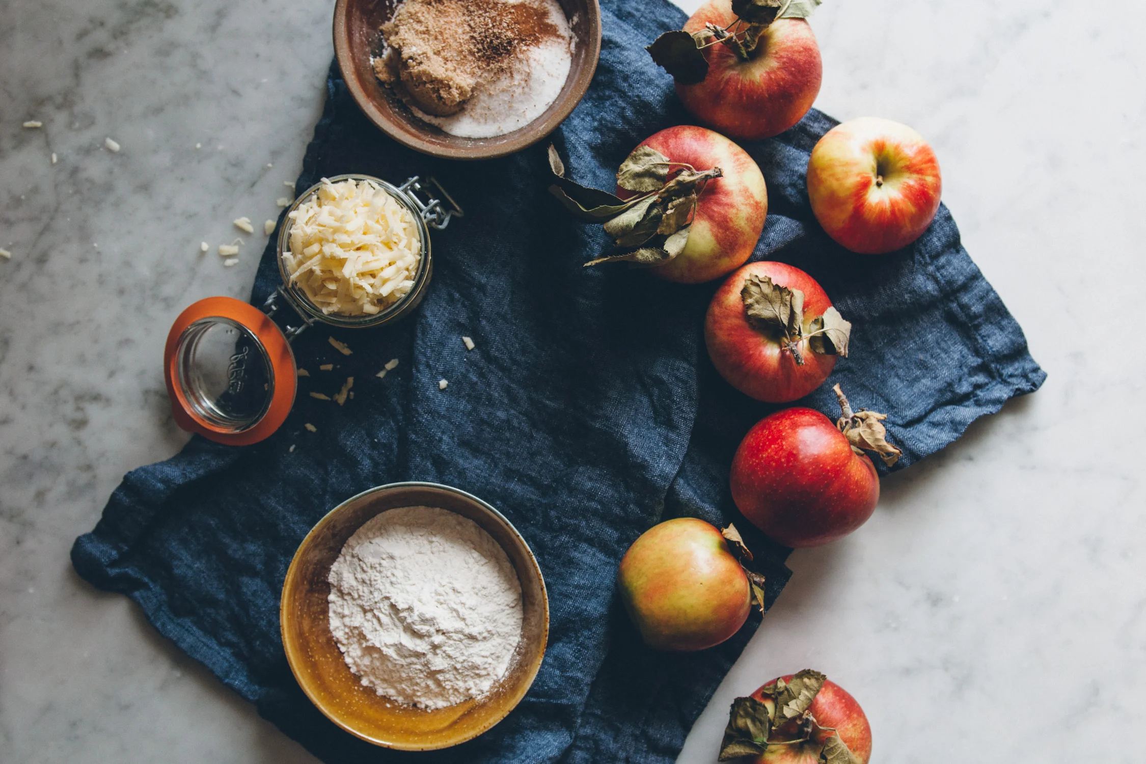 Apple Pie with a Cheddar Cheese Crust | O&O Eats