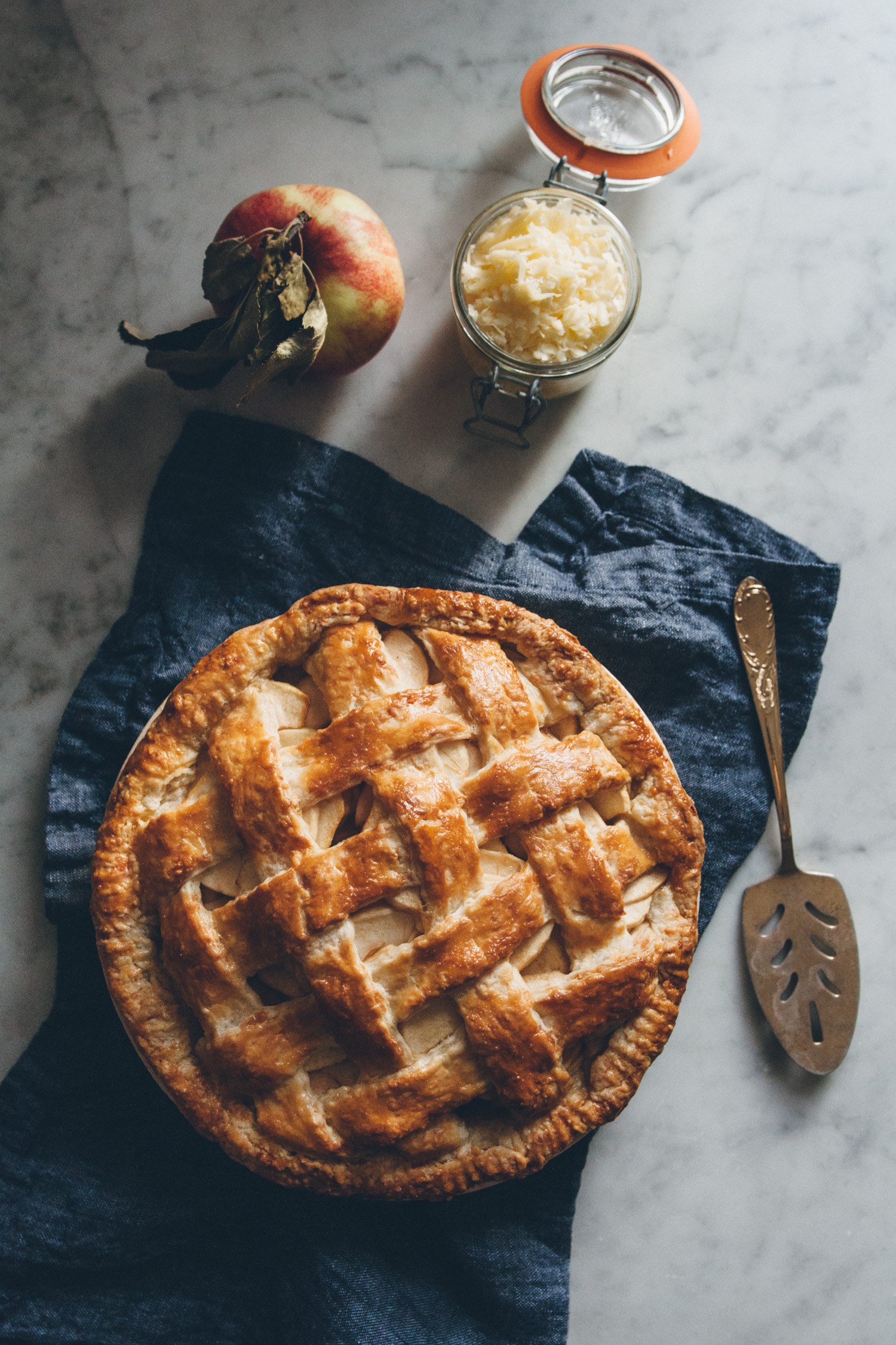 Apple Pie with a Cheddar Cheese Crust — O&O Eats