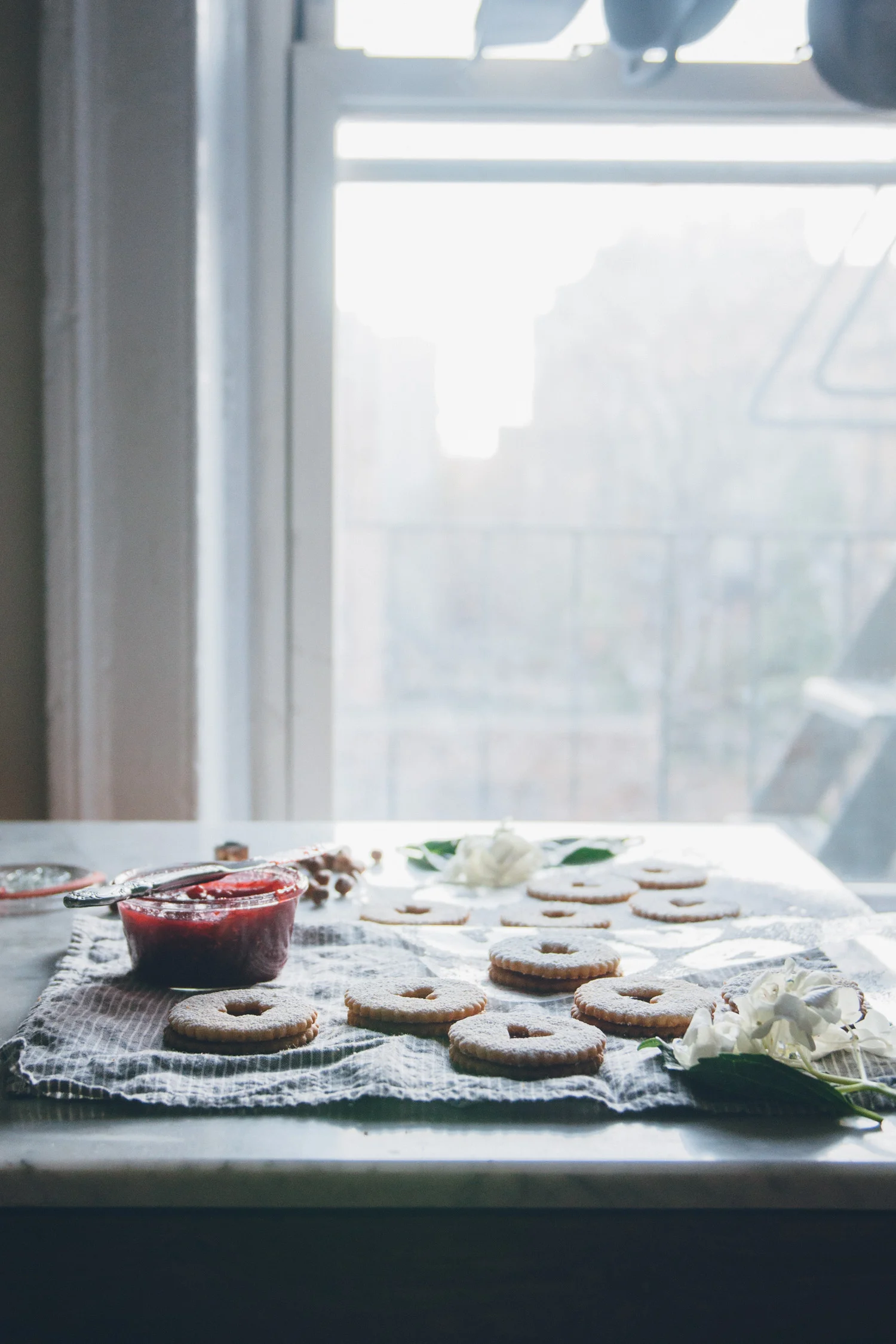 Linzer Cookies | O&O Eats