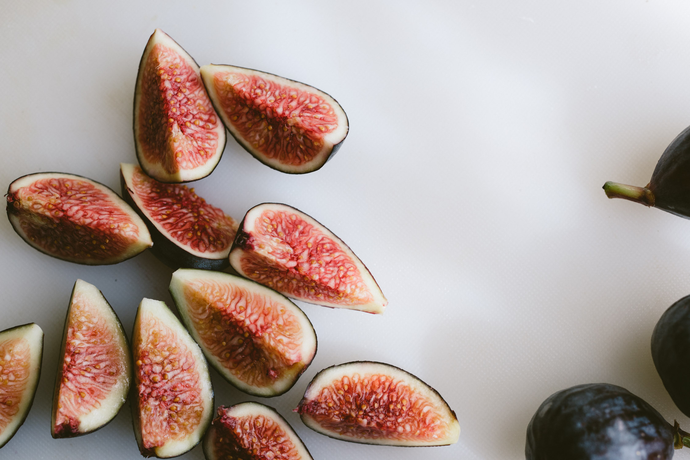  Fresh Fig, Blue Cheese, and Caramelized Onion Salad 