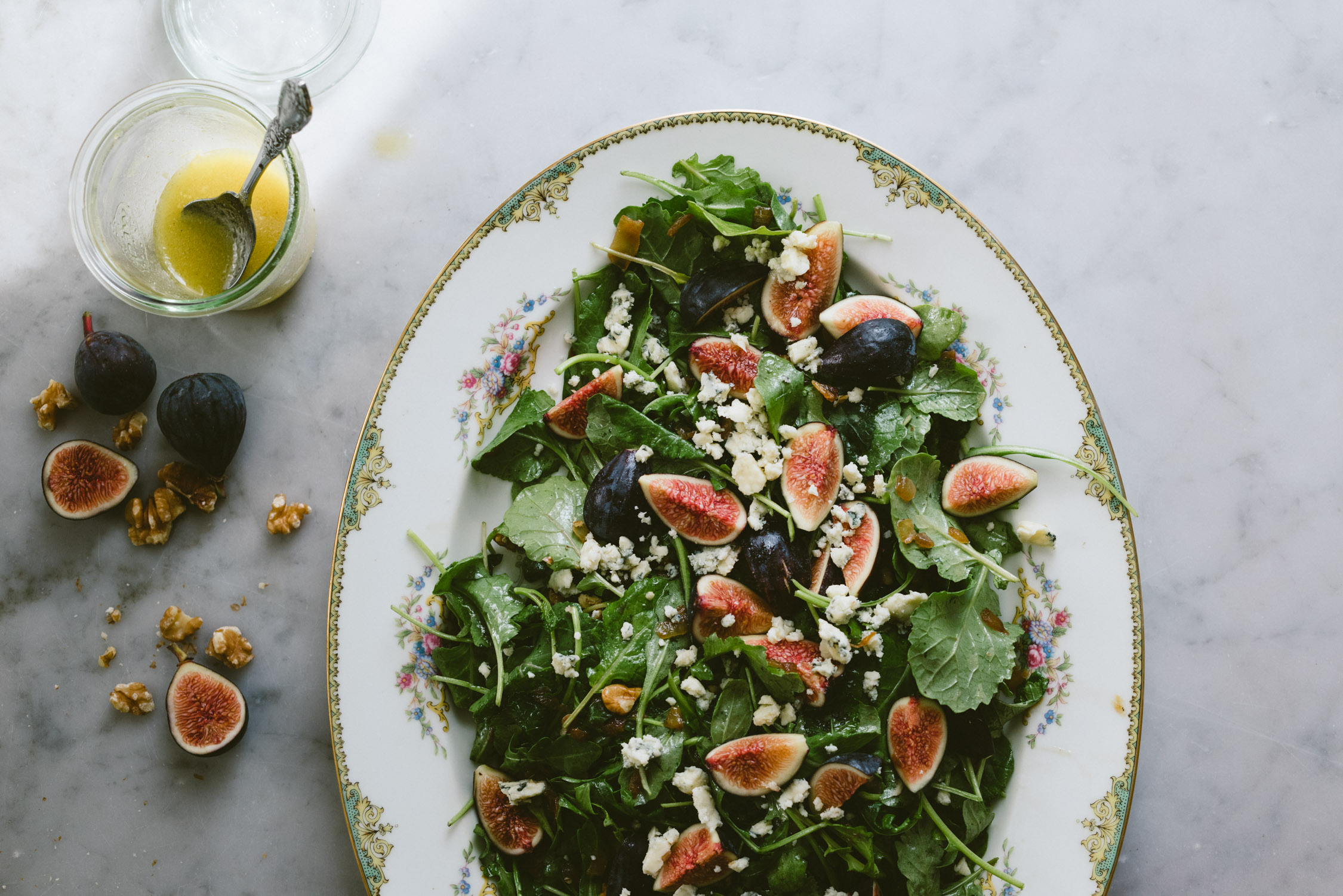  Fresh Fig, Blue Cheese, and Caramelized Onion Salad 