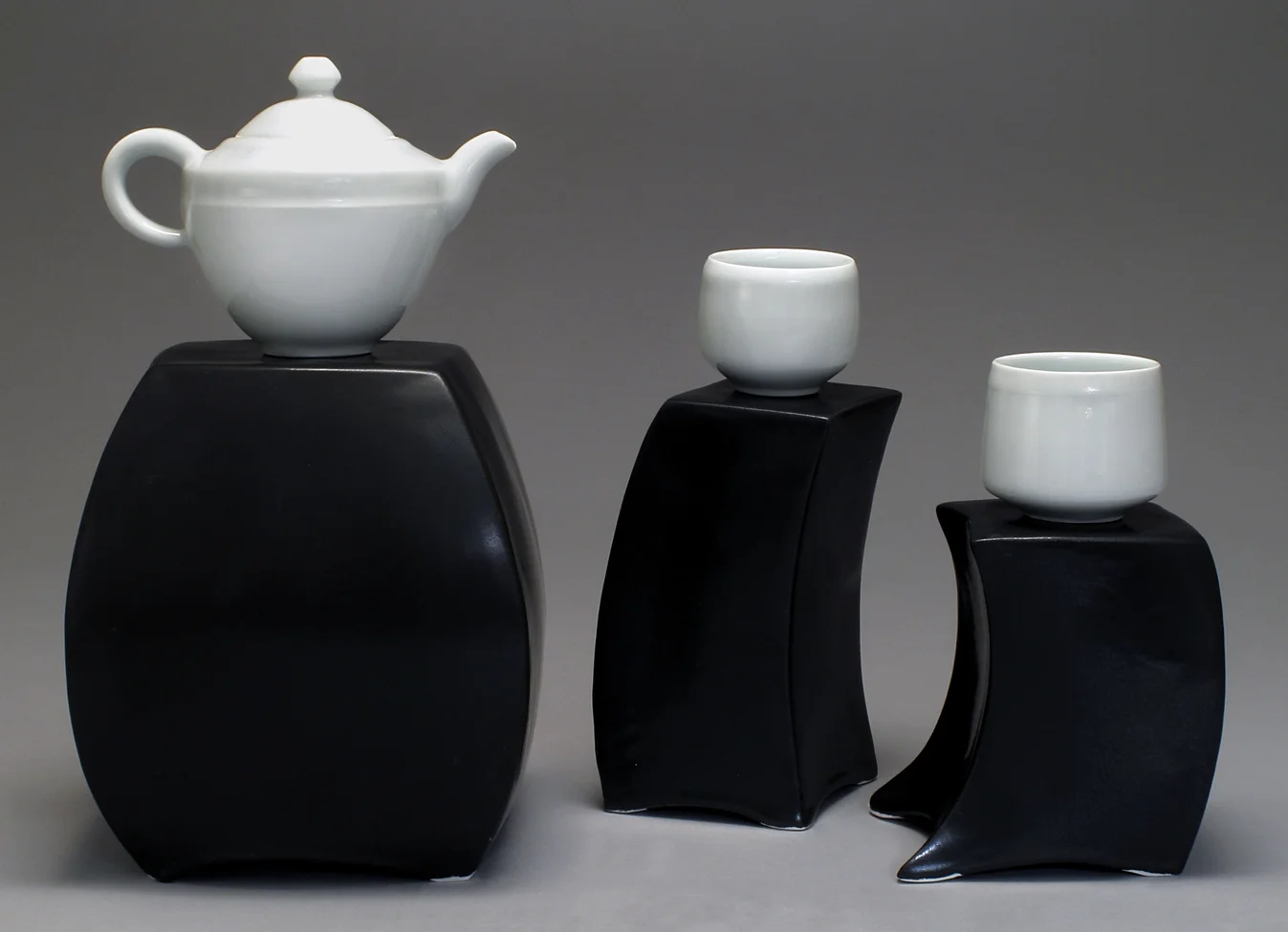 Pedestal Teapot and Cups