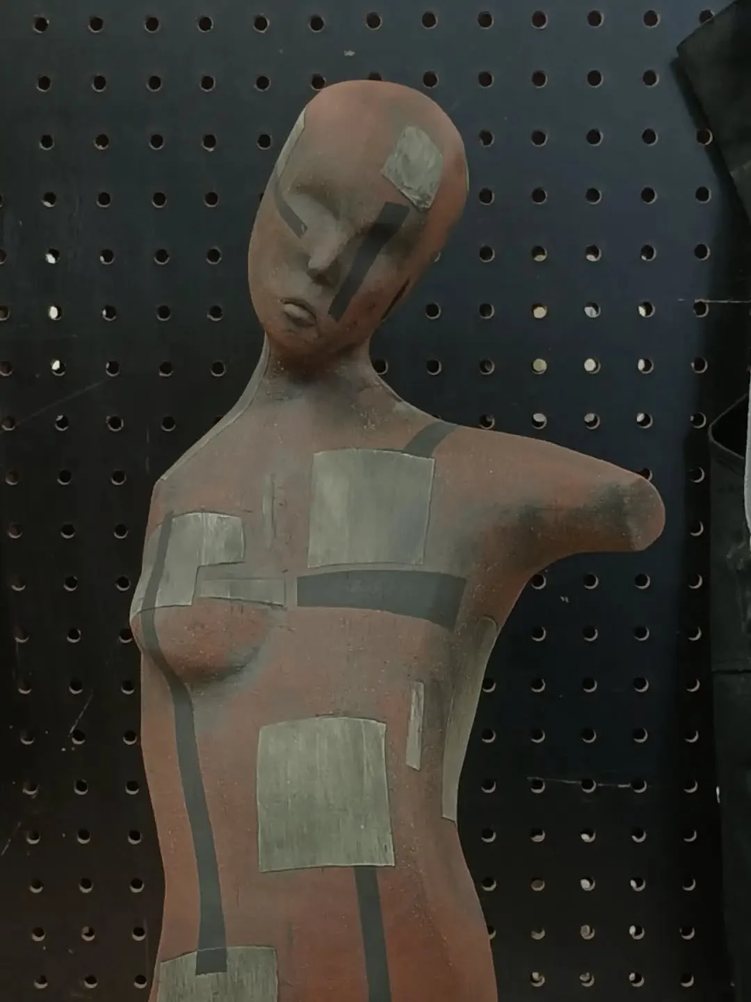 I'm happy with this one. Color isn't quite right in the photo but the idea is still there. 

#ceramicsculpture #ceramicart #shelleyschreiberceramics #abstractfigure #denverartist

And the song is just because I like it. 😉