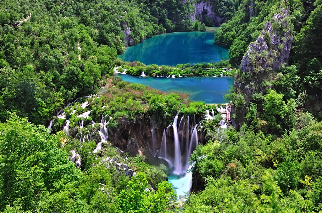 shutterstock plitvice 4.jpg