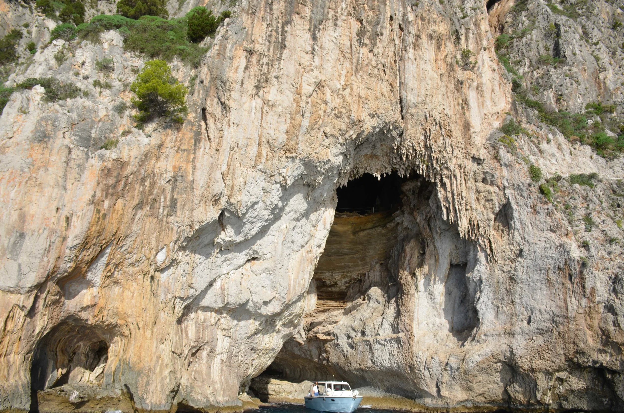 Capri_rock.jpg