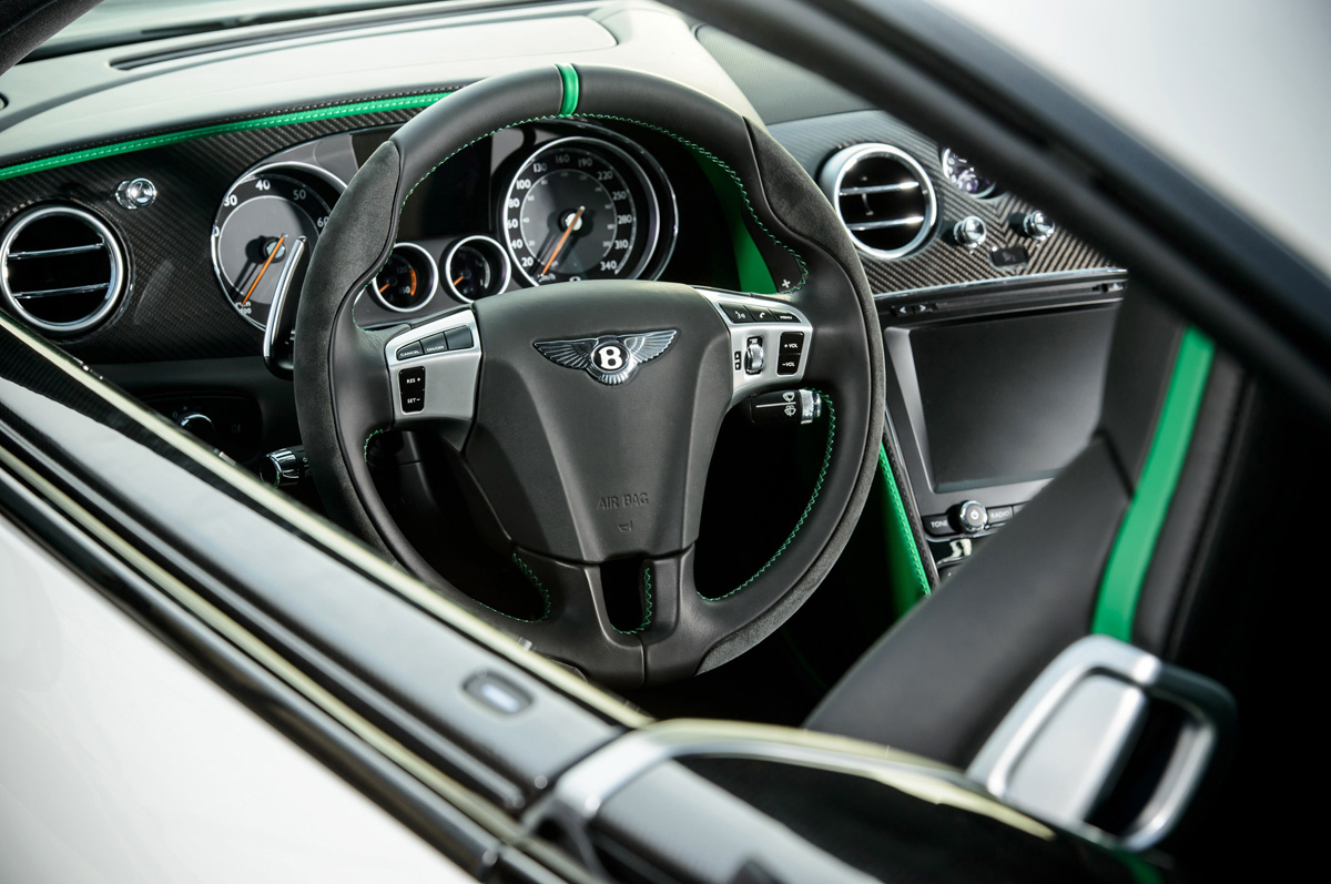 bentley-continental-gt3-r-cockpit.jpg