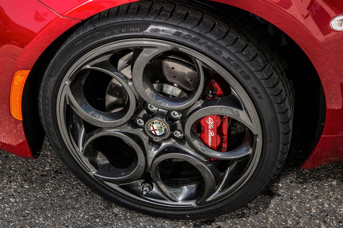 2015-alfa-romeo-4c-wheels-03.jpg