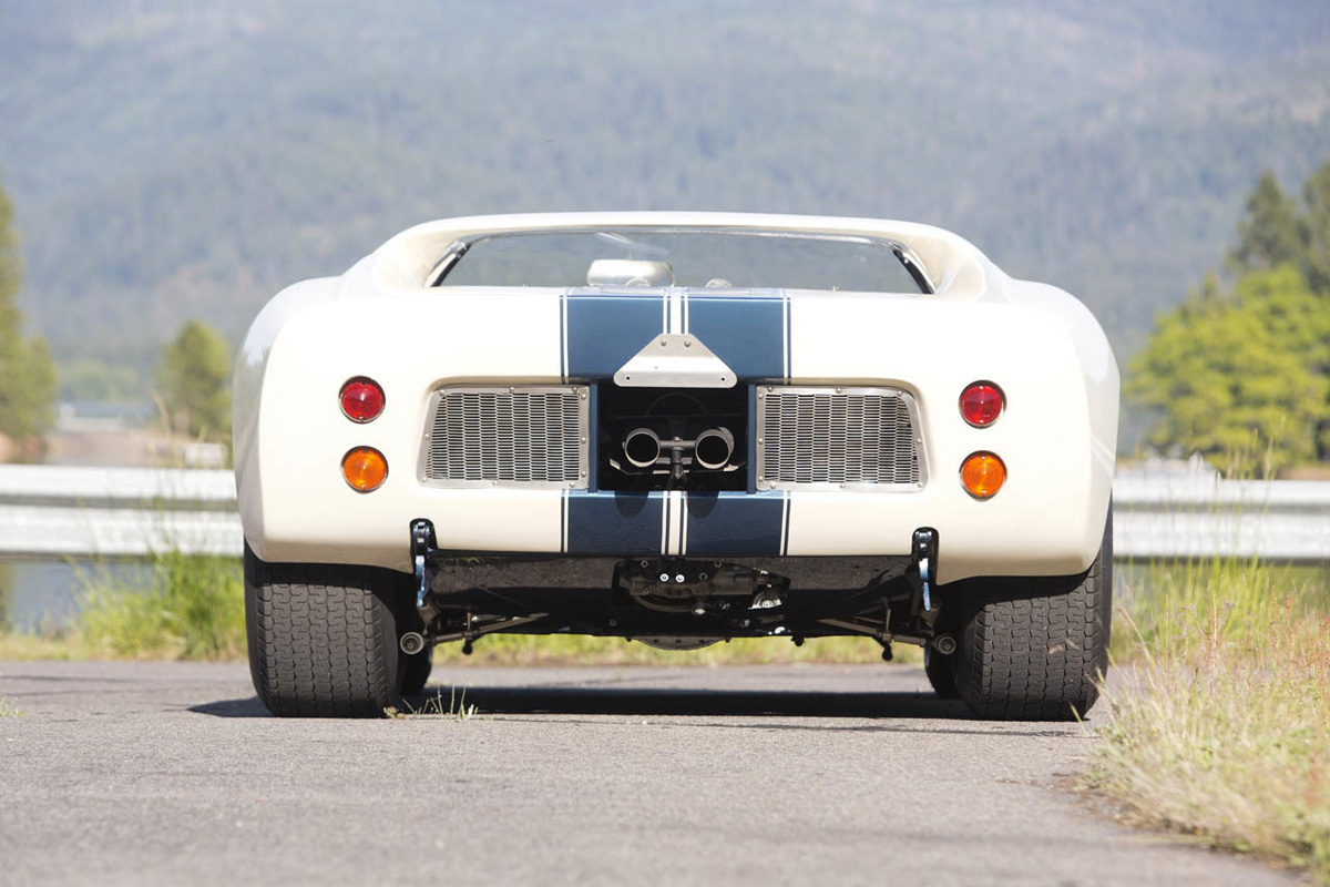 1965-ford-gt40-roadster-prototype-16-1.jpg