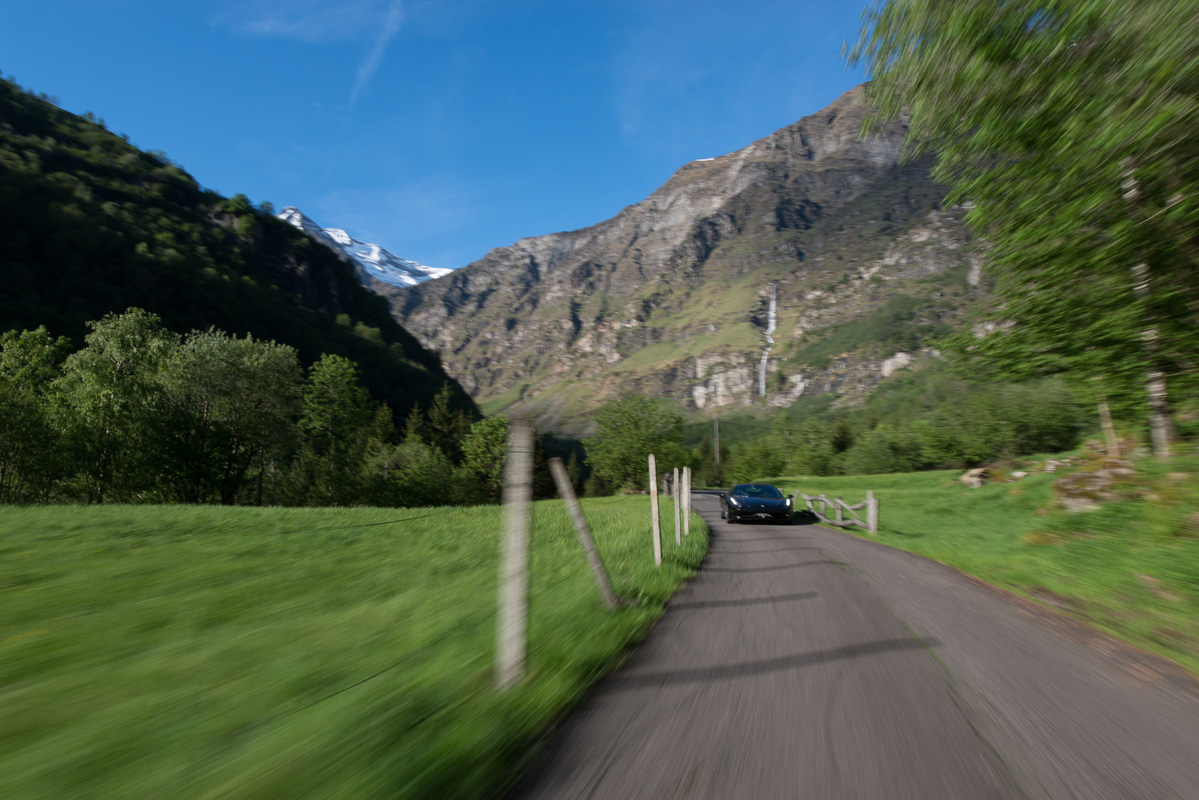 2014 Ferrari 458-30.jpg