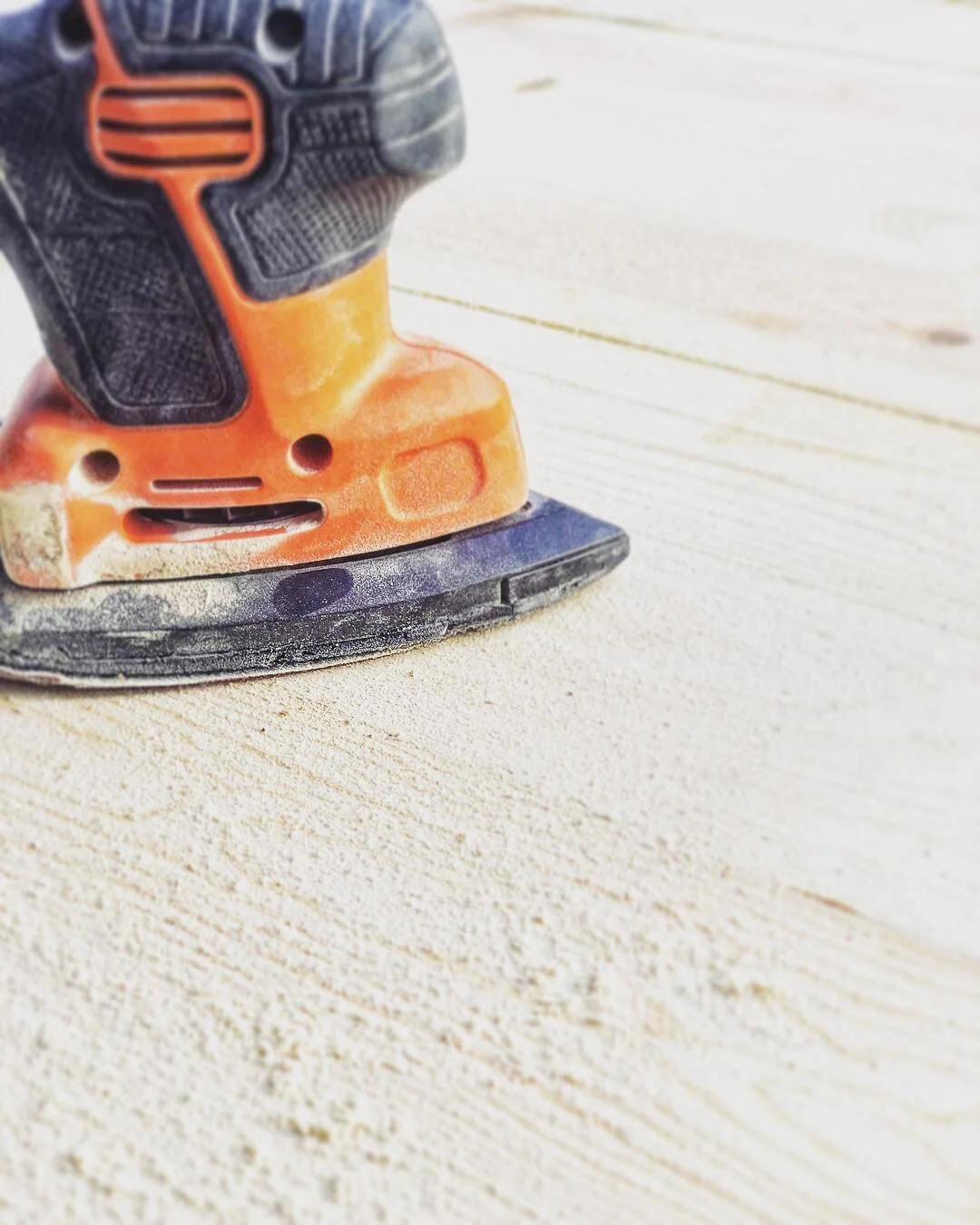 Sanding........ lots and lots of sanding....
Tables are coming together great! More to follow. .
.
.
.
#tools #woodworking #wood #grind