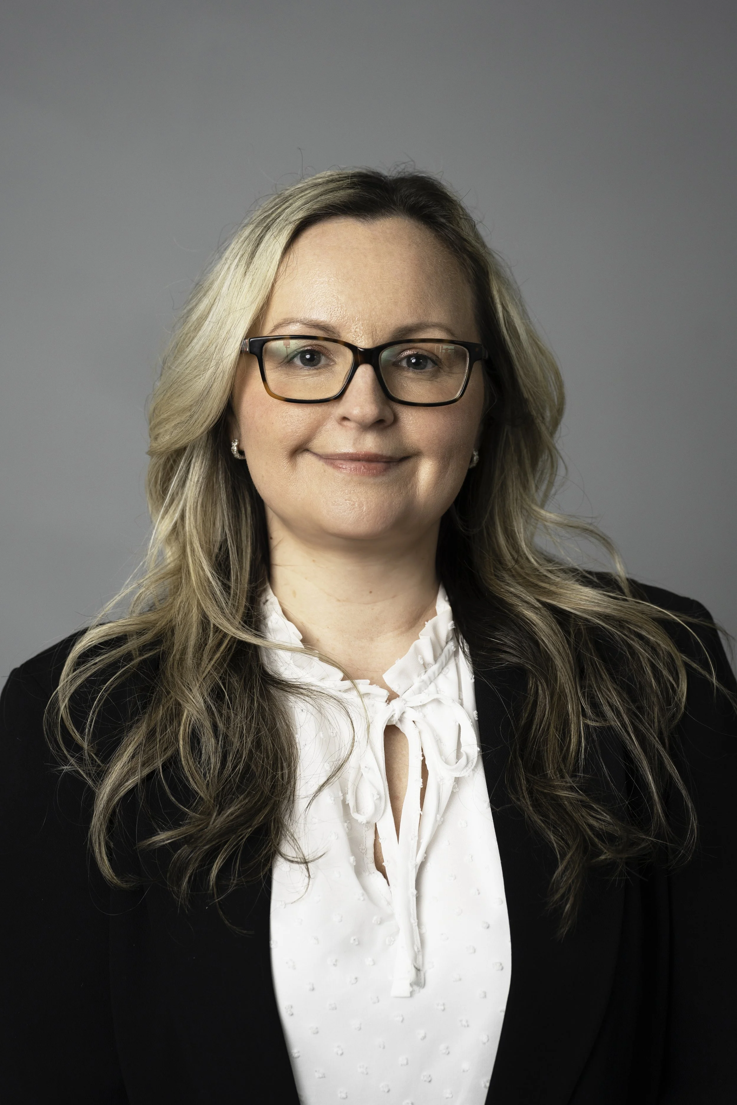 Karly Dooley Headshot 1 copy.jpg