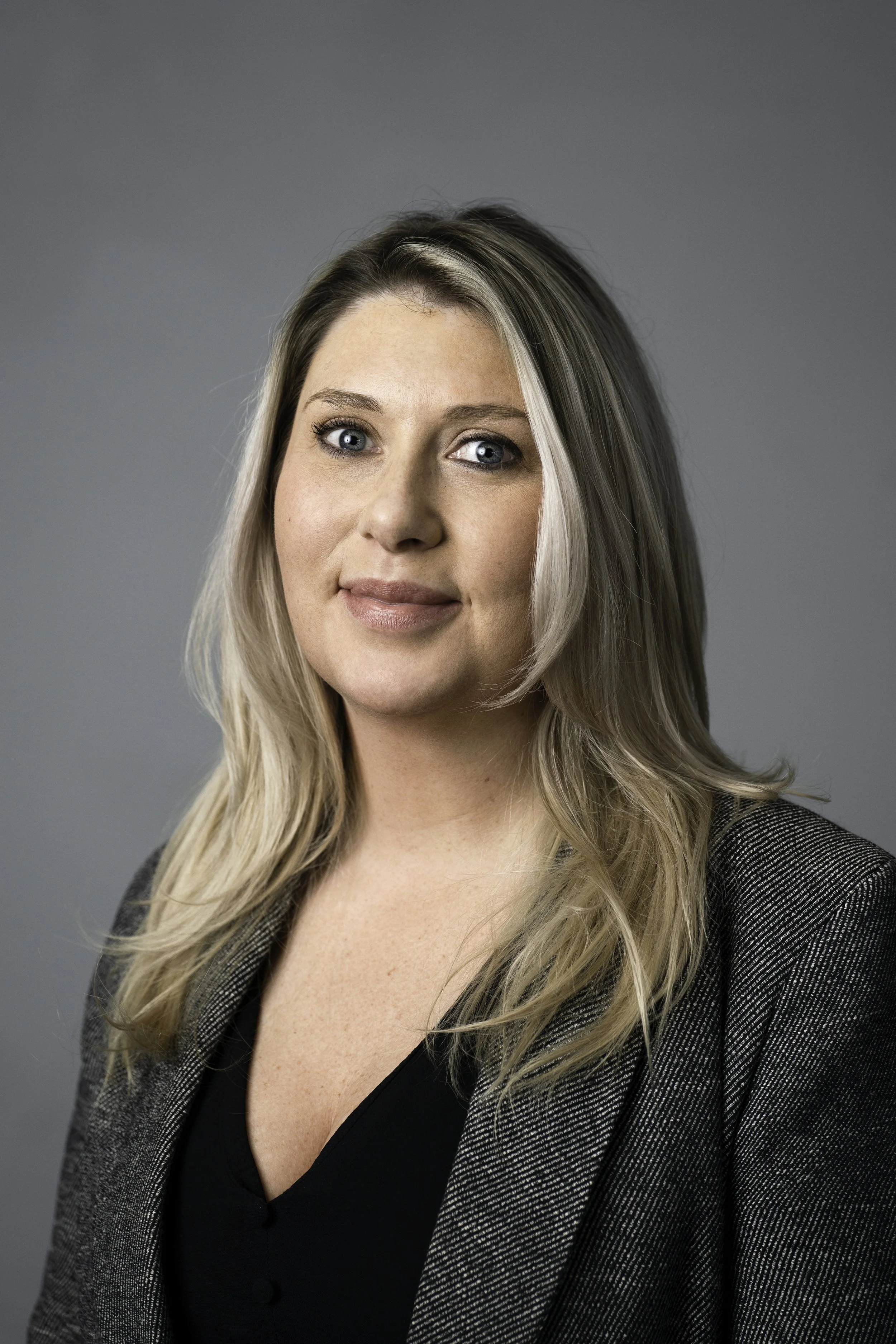 Jenifer Tarbuck Headshot 2 copy.jpg