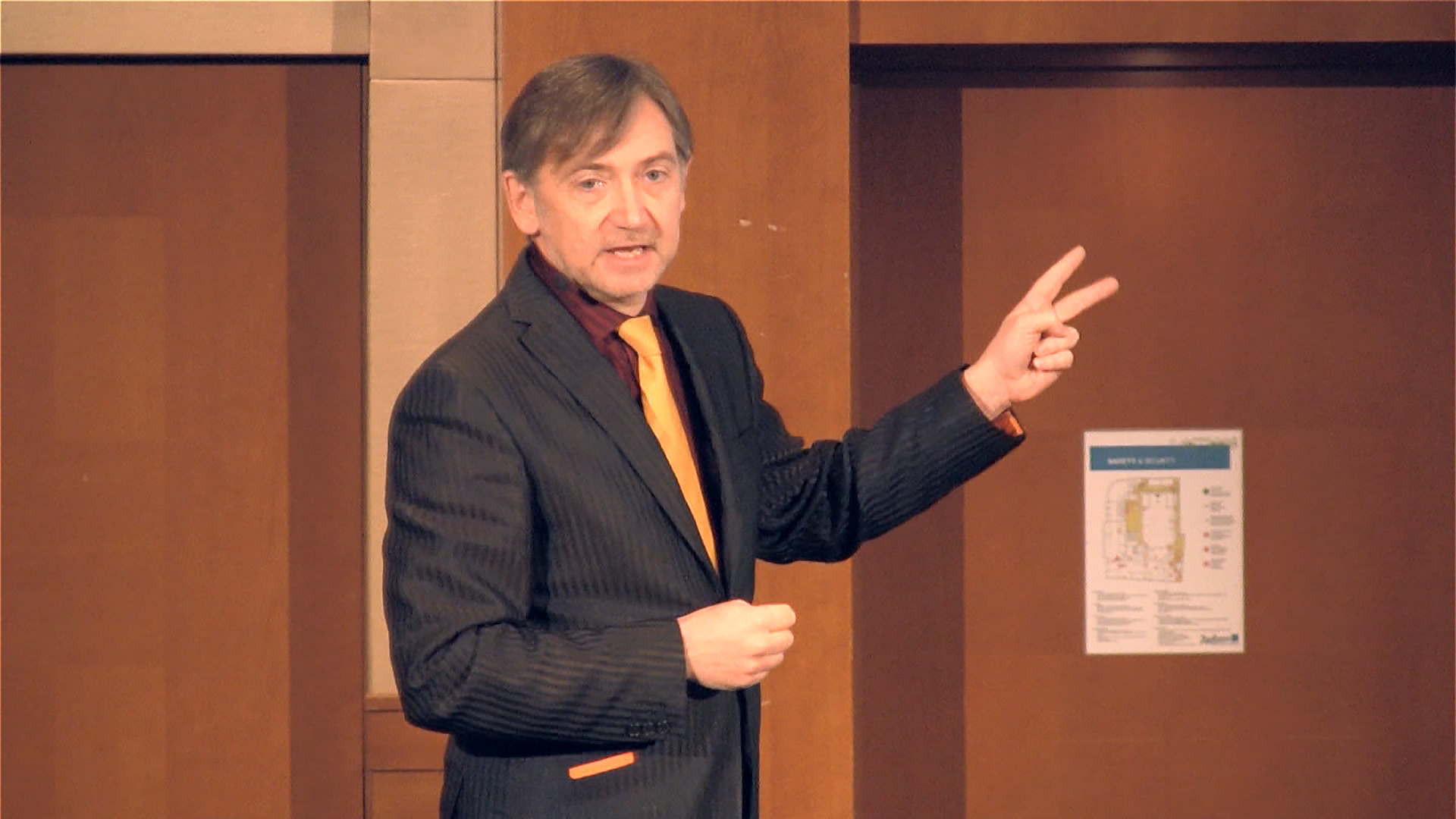 UK Professional speaker, Chris Davidson, presenting Seven Words That Make You More Money, Antwerpen, Belgium 2014.