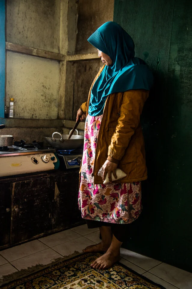 Making caramels out of fresh milk, Indonesia Client: Rabo Foundation