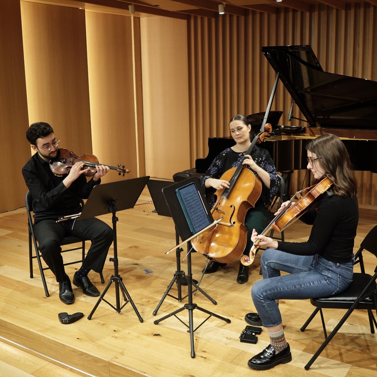 [Team Hindemith Trio]
@sammyandonian, @dernit_burnett, @mcfayette 

In partnership with @carnegiehall and the @nypl_lpa, the first concert at @fortlee.musichall, titled &quot;Weimar Music: Sounds of a Periclean Age,&quot; enchanted the audience in Ne