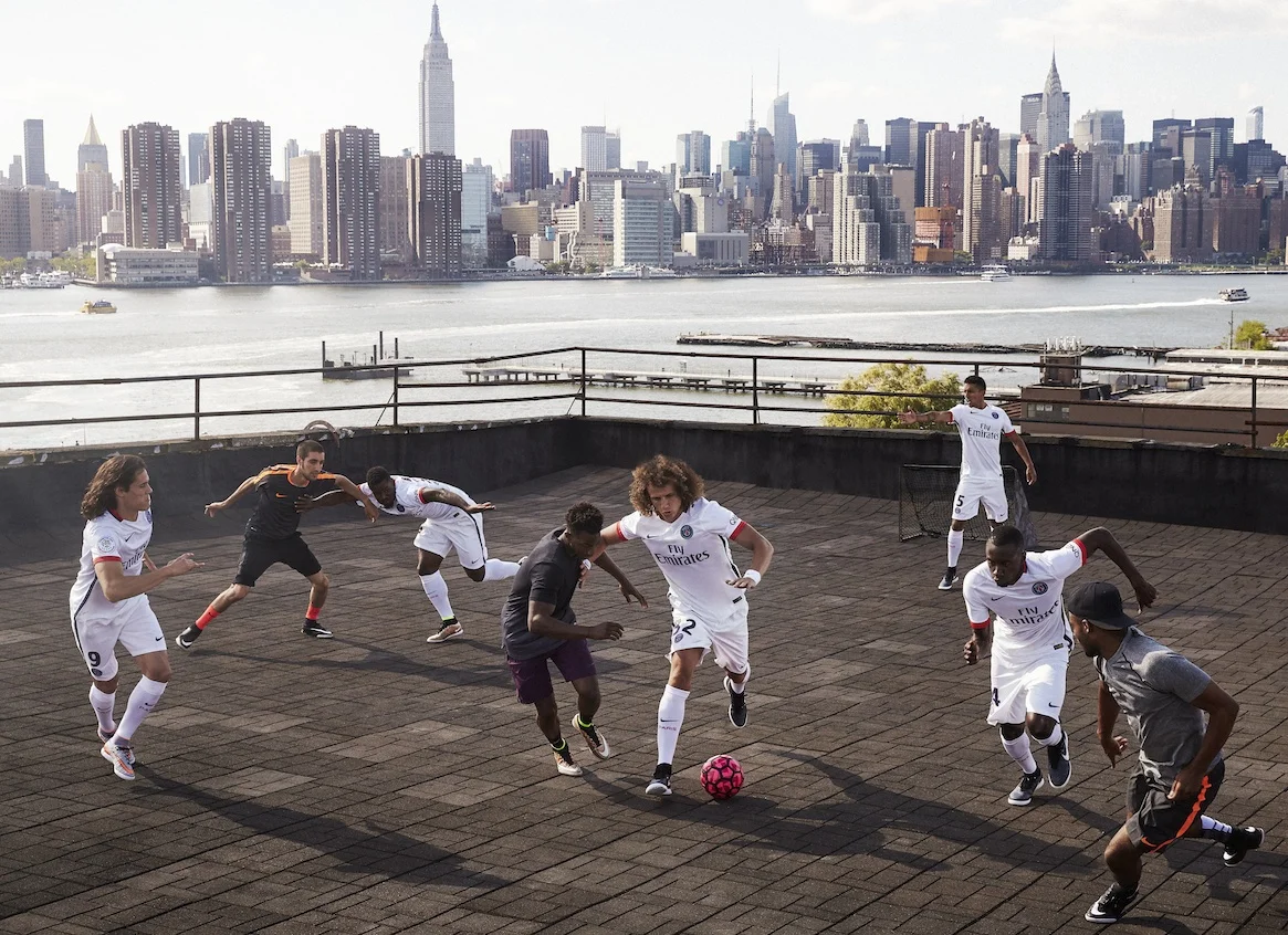Classic Parisian Design: Paris Saint-Germain 2015/16 Away Kit