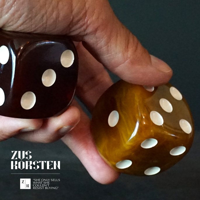 Bakelite-Dice-13.jpg