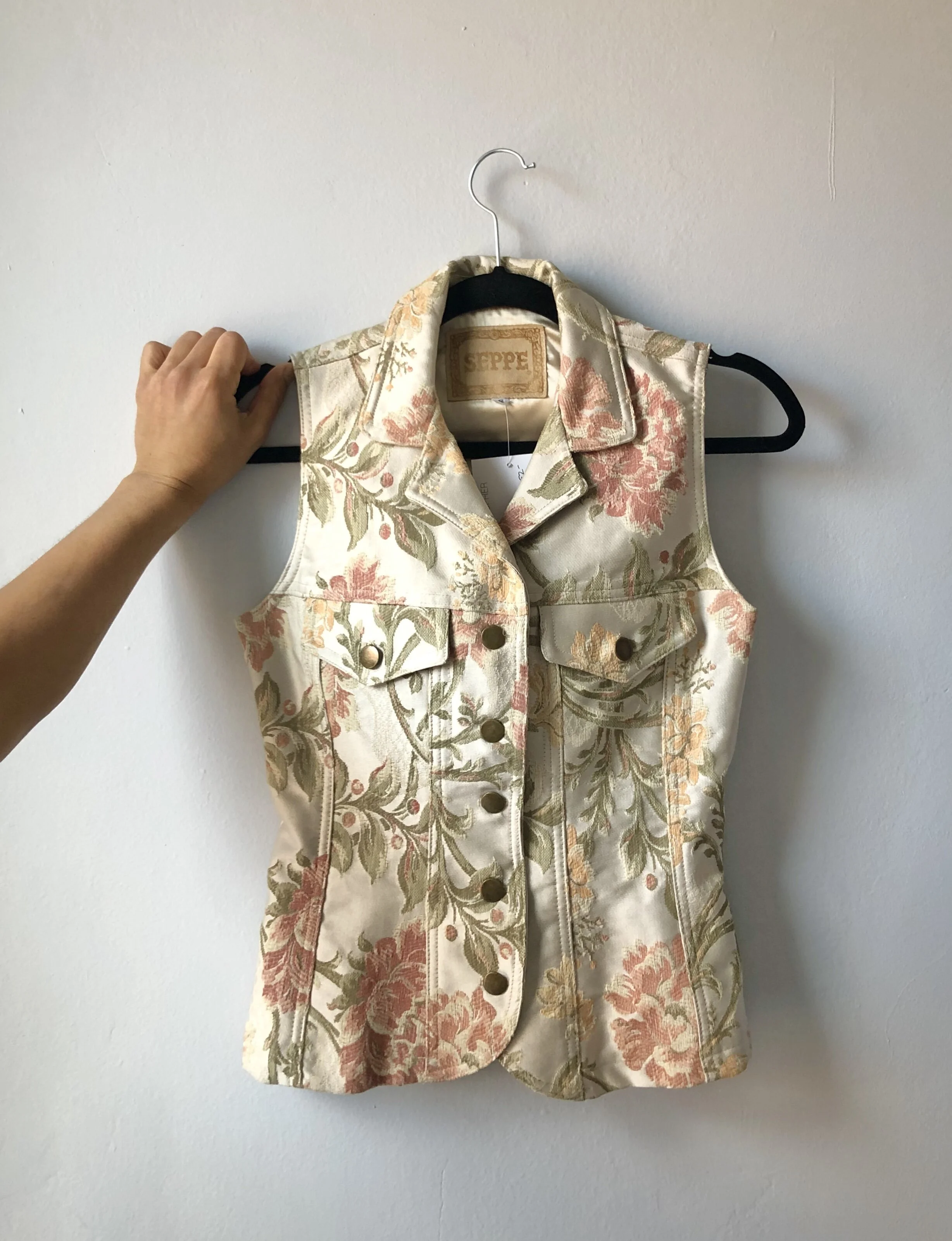 88A33E9B-0E89-4112-A023-A65850F28B55