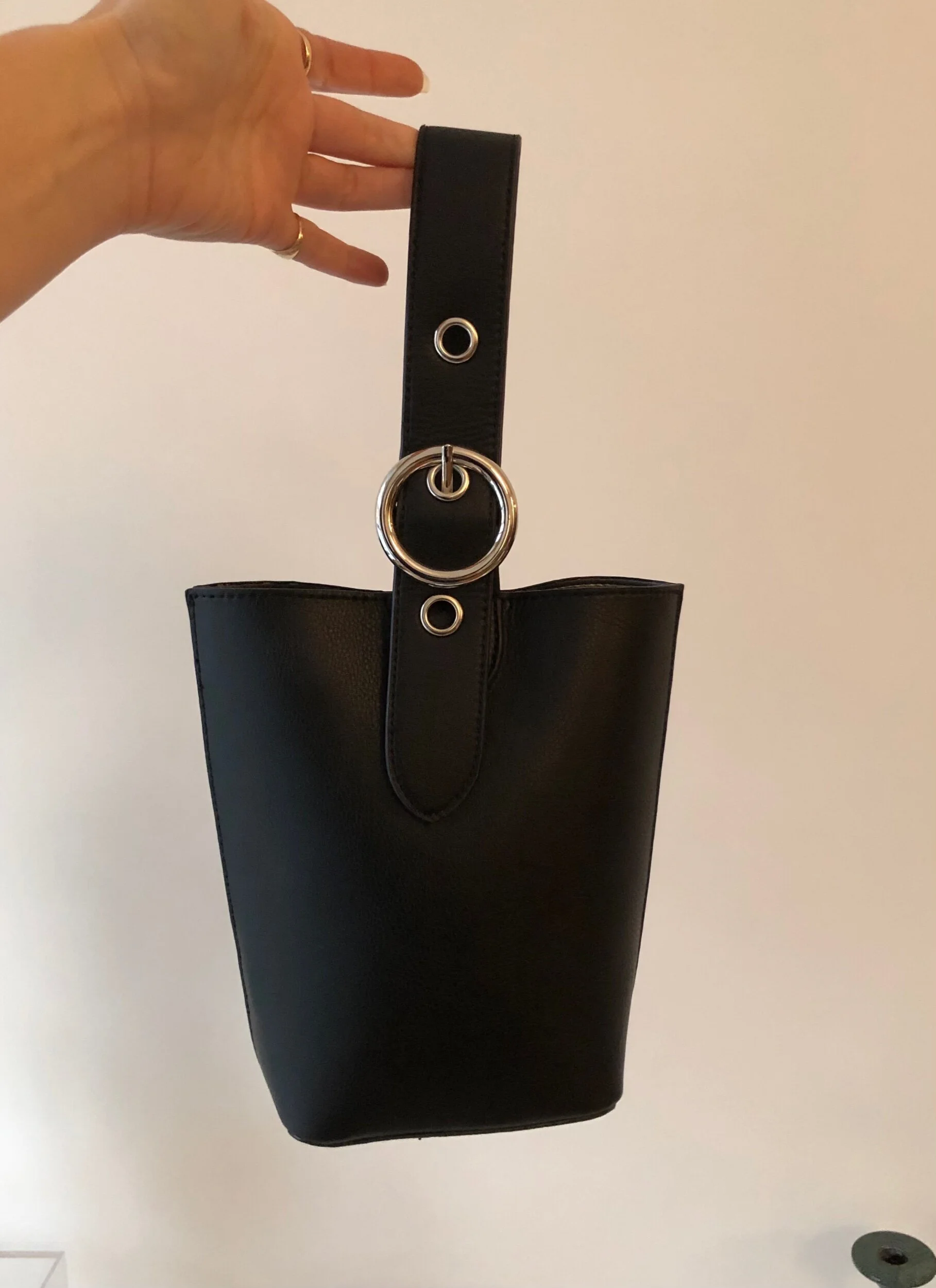 FBB1AB20-2FC4-409B-B117-B8051D051B25