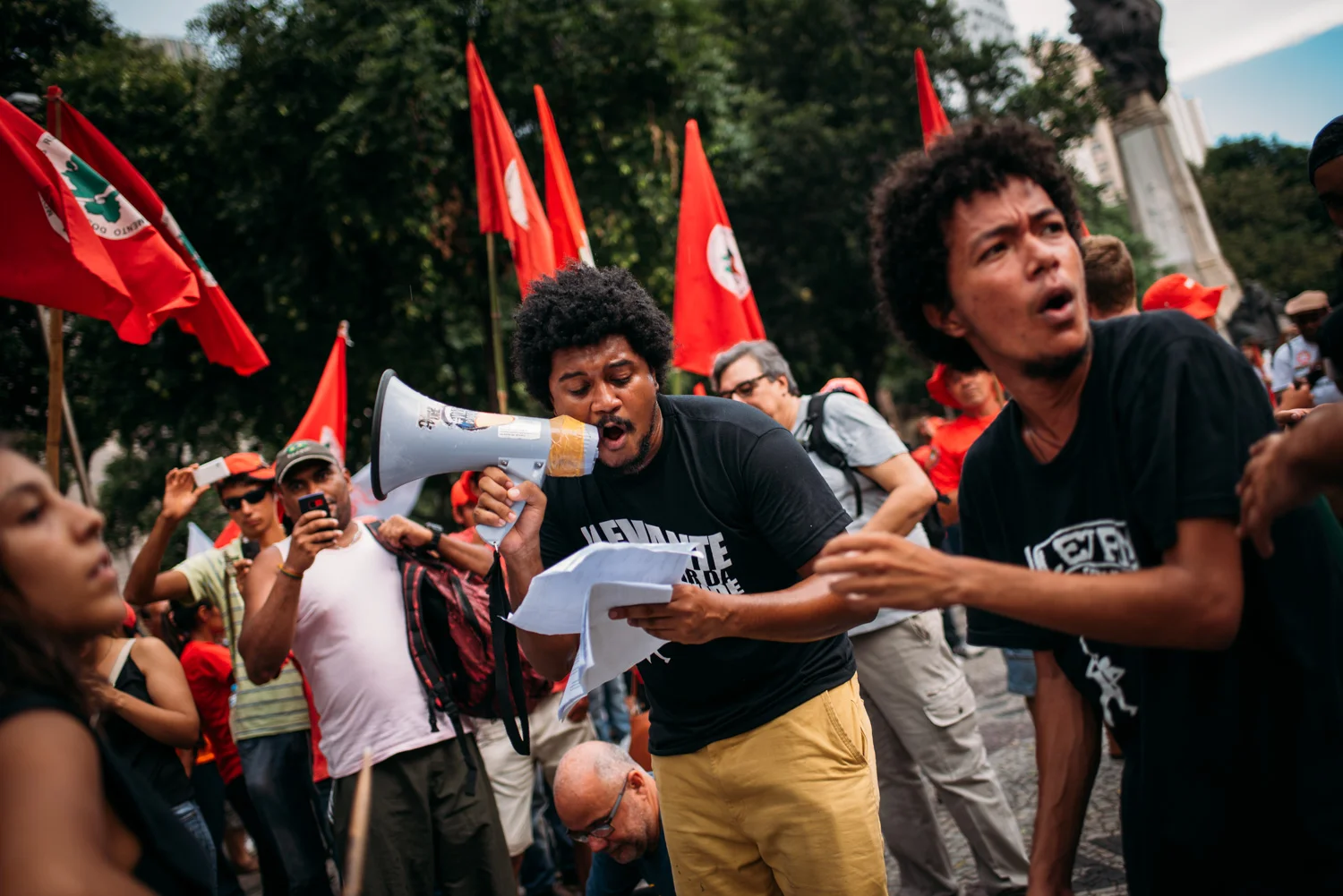 Left wing activists gathered in from of Rio de Janeiro city hall in support of the embattled oil giant Petrobras. Activists fear that privatization of the state run oil company will stem from recent corruption scandals.