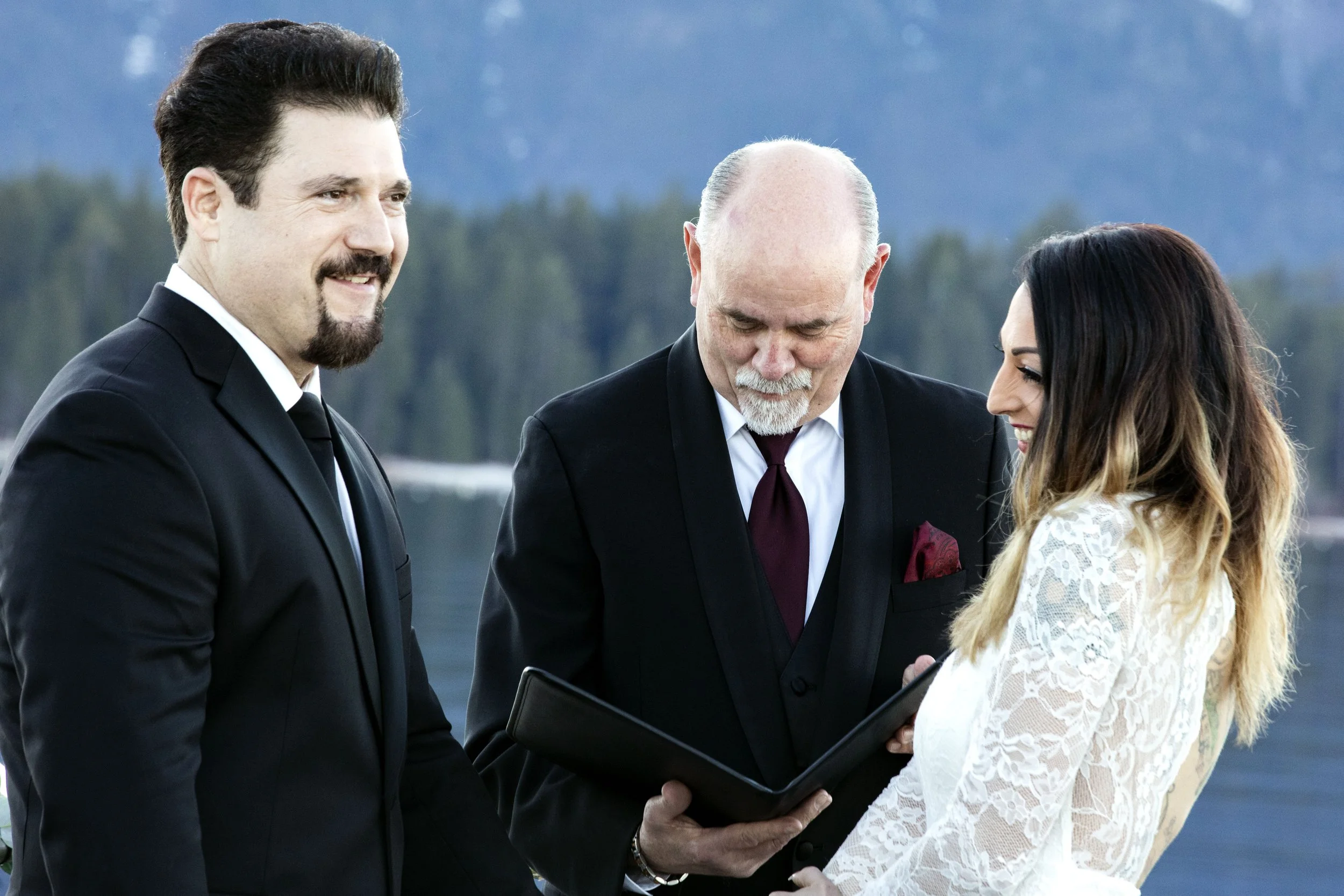 Reno NV wedding photos at Lake Tahoe with natural daylight.