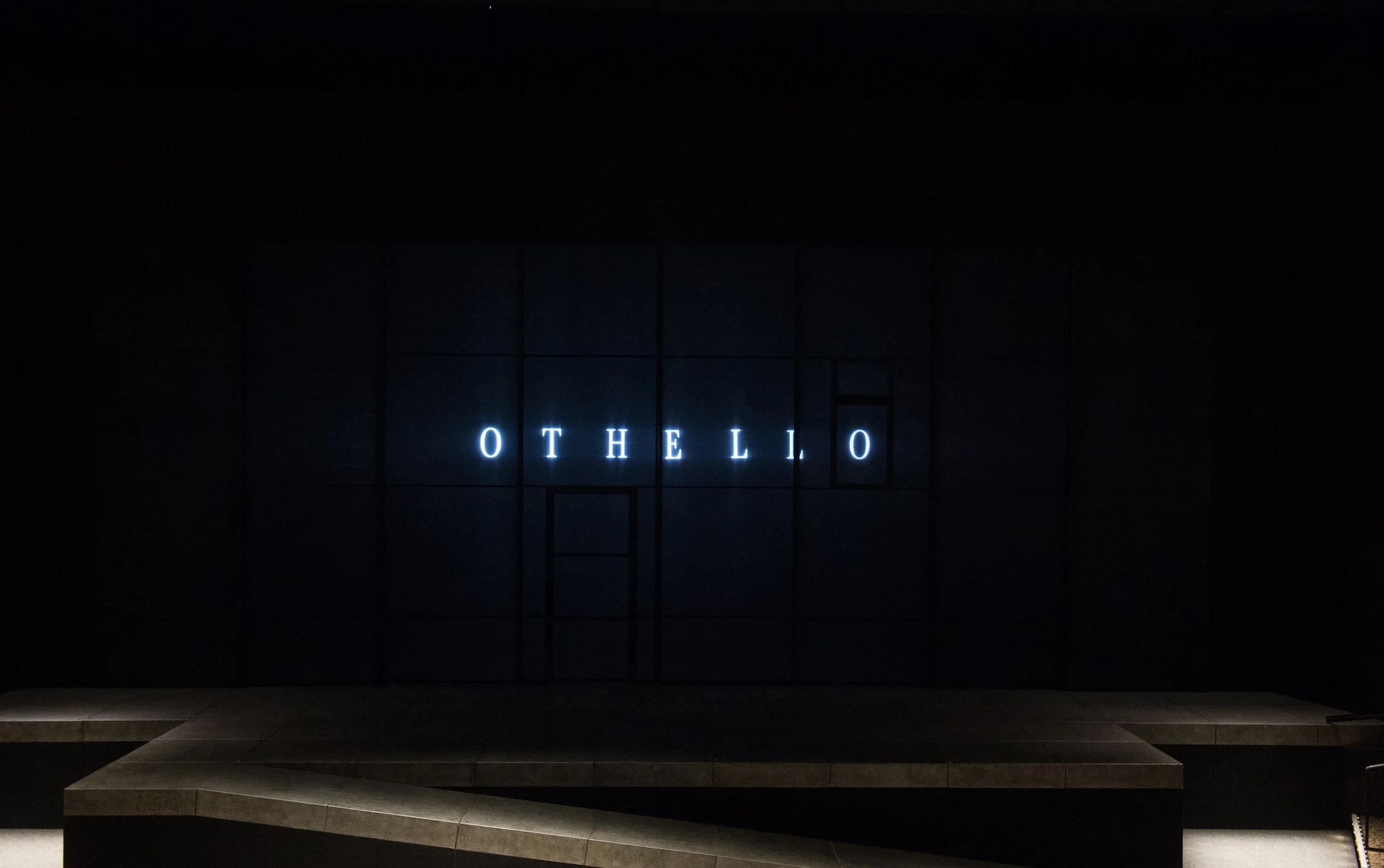 2018_Othello_Set_0002.jpg