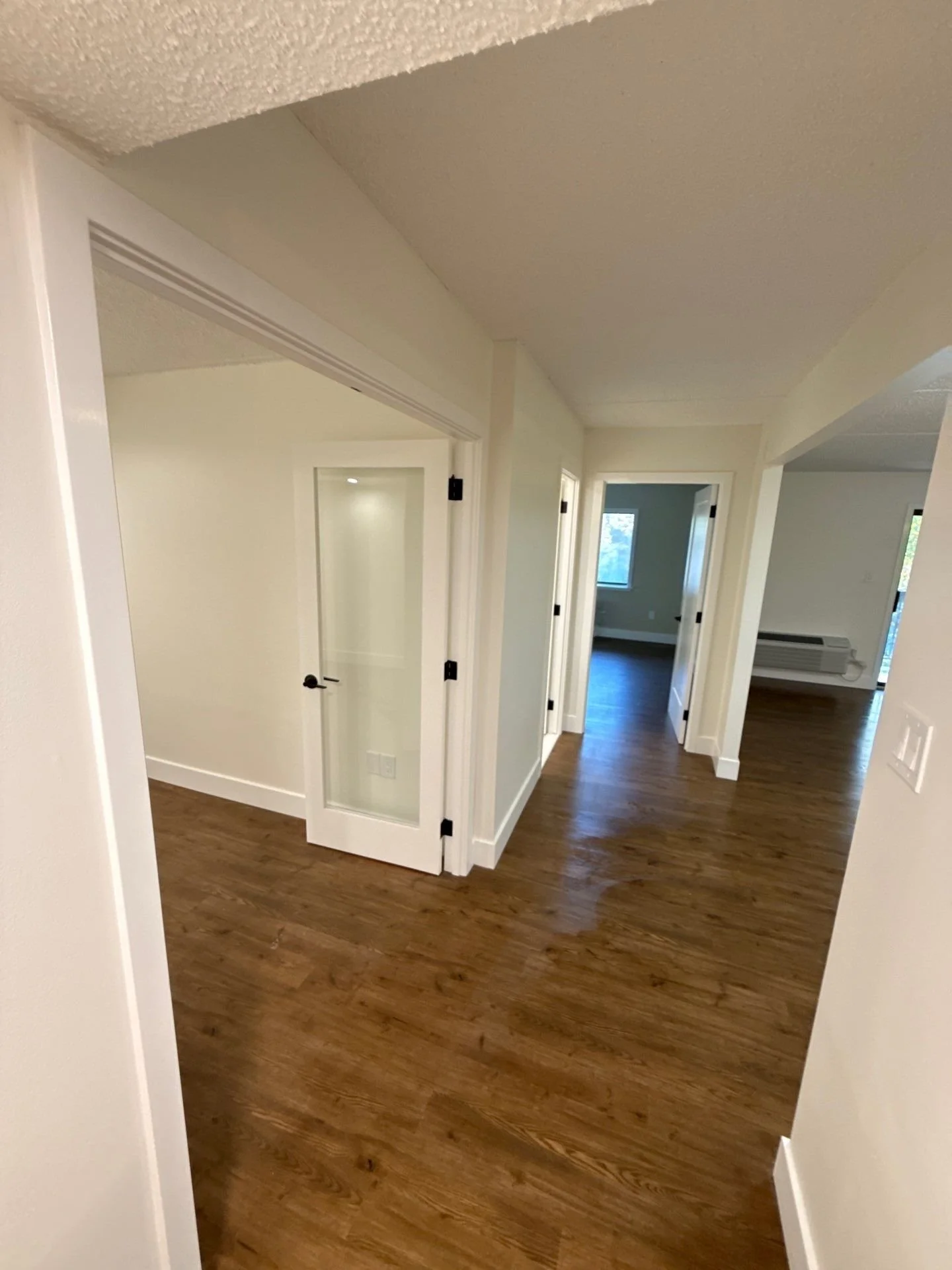 20-Oct 27 2025 08_11pm-Lbay.jpg