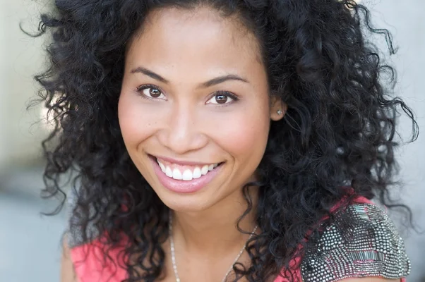 "Stephanie is awesome! I love my headshots. She has a great eye for color when it comes to matching my outfit and the background. Her fun personality made me feel relaxed. I had a great time and it showed in the photos. I got an agent once my manager started to use the new photos -- I guess that's the best endorsement I could give!" -- Jen B.