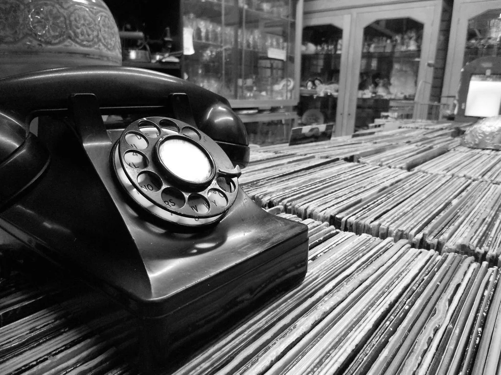 vintage_phone_by_nutellastellaamelia-d63yfx8.jpg