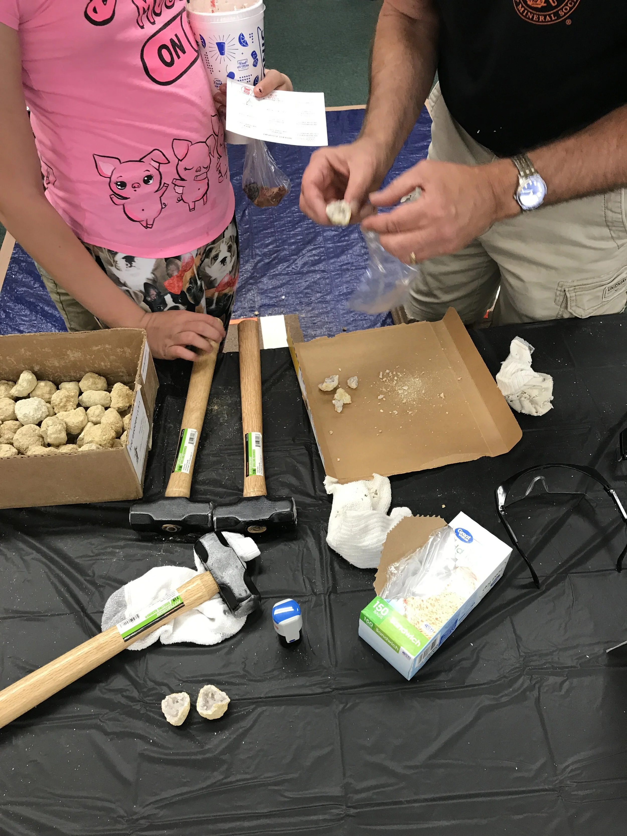 Mineral Collecting ... Great Fun In Any Language!
